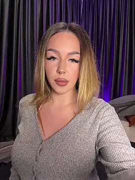 SelenneDream online show from February 4, 2026, 5:41 pm