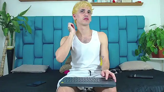 Snapshot of boy_Dirty_X chatting on June 19, 2026, 5:24 am boy Dirty X online show from June 19, 2026, 5:24 am