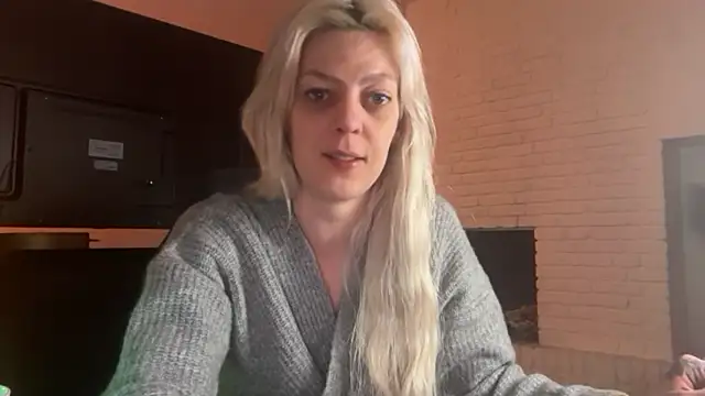 Snapshot of Melina_Diamond chatting on January 7, 2026, 2:49 am Melina Diamond online show from January 7, 2026, 2:49 am