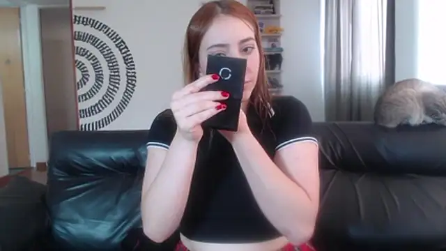 Snapshot of BeautyYoungblond chatting on May 25, 2026, 7:34 pm BeautyYoungblond online show from May 25, 2026, 7:34 pm
