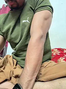 hot gym b0y online show from July 20, 2026, 6:10 pm