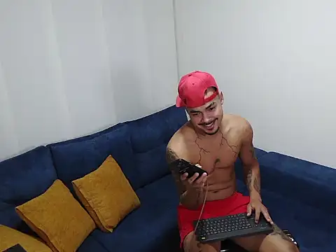 Christian jh bigcock online show from December 17, 2025, 4:39 am