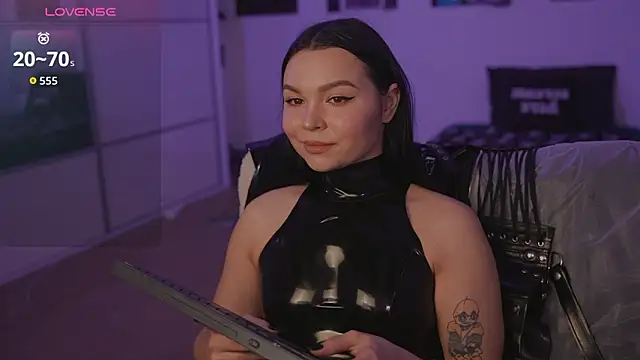 Dominatrix Alice online show from March 4, 2026, 11:01 pm