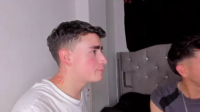 naughtysalomon   online show from February 3, 2026, 2:53 am