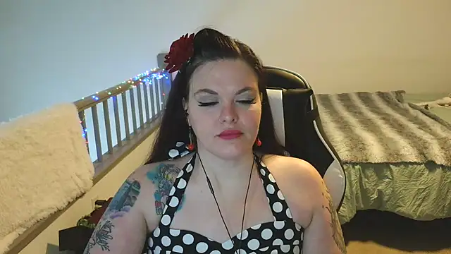 Snapshot of VixieVanderbilt chatting on December 17, 2025, 4:45 pm VixieVanderbilt online show from December 17, 2025, 4:45 pm