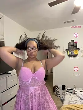 Snapshot of SweeTexasKyn chatting on April 26, 2026, 4:10 am SweeTexasKyn online show from April 26, 2026, 4:10 am