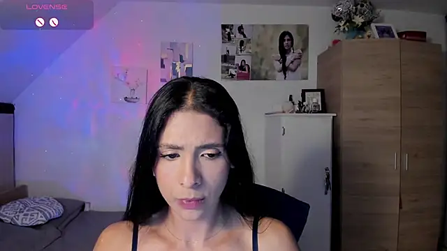 Snapshot of VEROSlen- chatting on May 25, 2026, 12:54 am VEROSlen- online show from May 25, 2026, 12:54 am