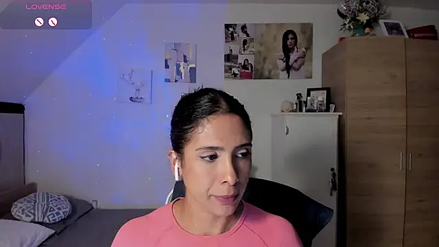 Snapshot of VEROSlen- chatting on June 4, 2026, 3:11 am VEROSlen- online show from June 4, 2026, 3:11 am