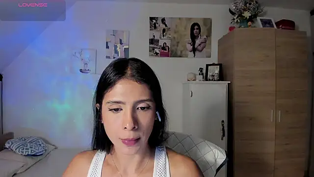Snapshot of VEROSlen- chatting on July 9, 2026, 3:29 am VEROSlen- online show from July 9, 2026, 3:29 am