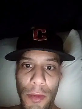 Snapshot of SmudgingHaunch chatting on December 17, 2025, 6:07 am SmudgingHaunch online show from December 17, 2025, 6:07 am