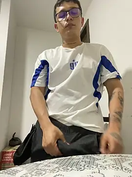 Snapshot of Andyhotsohw chatting on December 16, 2025, 6:50 am Andyhotsohw online show from December 16, 2025, 6:50 am