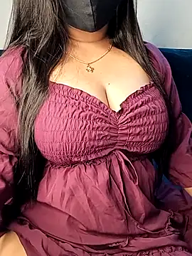 Snapshot of SSiya- chatting on August 7, 2026, 6:14 pm SSiya- online show from August 7, 2026, 6:14 pm