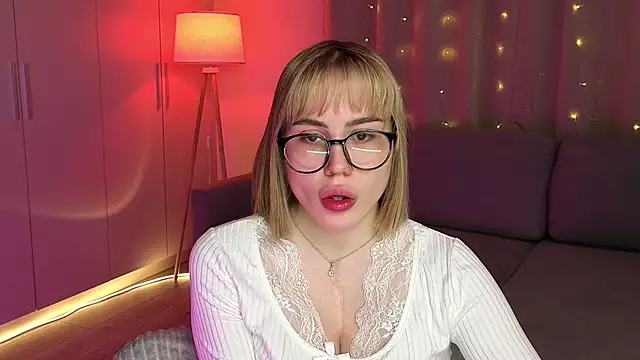 Aurelia Voss online show from March 15, 2026, 5:47 am