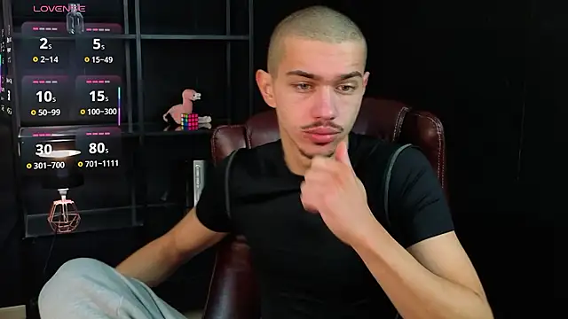 Snapshot of KaydenDrew chatting on March 18, 2026, 5:10 am KaydenDrew online show from March 18, 2026, 5:10 am