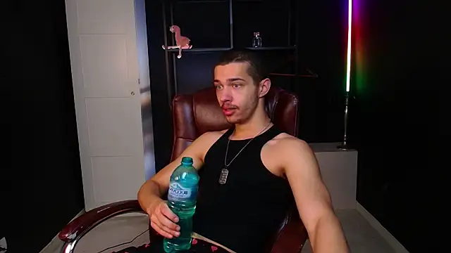 Snapshot of KaydenDrew chatting on February 14, 2026, 5:18 am KaydenDrew online show from February 14, 2026, 5:18 am