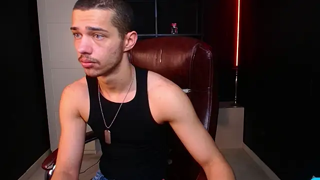 Snapshot of KaydenDrew chatting on February 13, 2026, 5:07 am KaydenDrew online show from February 13, 2026, 5:07 am