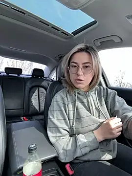 Roxi Joy online show from March 23, 2026, 10:48 am