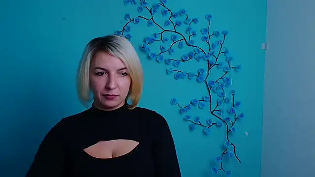 Lana Foxyy online show from December 22, 2025, 6:41 pm