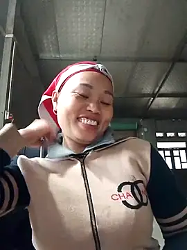 Snapshot of Maikha08 chatting on March 5, 2026, 10:12 am Maikha08 online show from March 5, 2026, 10:12 am