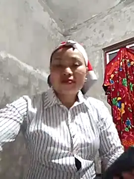 Snapshot of Maikha08 chatting on February 17, 2026, 11:18 am Maikha08 online show from February 17, 2026, 11:18 am