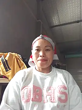 Snapshot of Maikha08 chatting on March 19, 2026, 5:29 am Maikha08 online show from March 19, 2026, 5:29 am