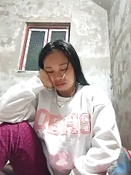 Snapshot of Maikha08 chatting on March 13, 2026, 10:59 pm Maikha08 online show from March 13, 2026, 10:59 pm