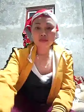 Snapshot of Maikha08 chatting on February 19, 2026, 12:24 pm Maikha08 online show from February 19, 2026, 12:24 pm