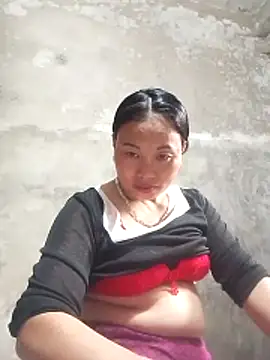 Snapshot of Maikha08 chatting on March 2, 2026, 5:08 am Maikha08 online show from March 2, 2026, 5:08 am