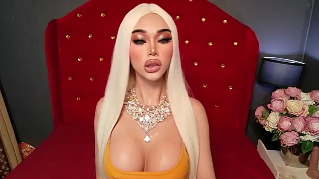 CelinaWintour online show from December 22, 2025, 5:24 pm