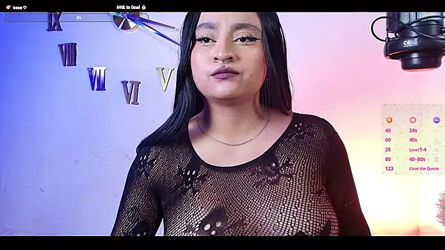 sofitabares  online show from March 28, 2026, 8:54 pm