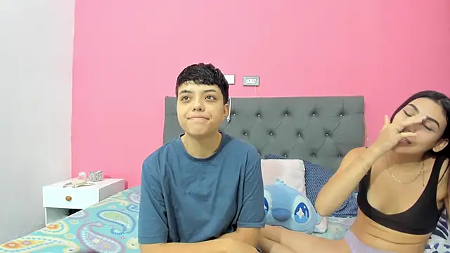 Snapshot of ariloe_quintero chatting on February 19, 2026, 12:35 pm ariloe quintero online show from February 19, 2026, 12:35 pm