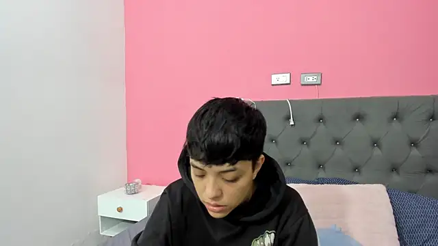 Snapshot of ariloe_quintero chatting on March 3, 2026, 1:07 pm ariloe quintero online show from March 3, 2026, 1:07 pm