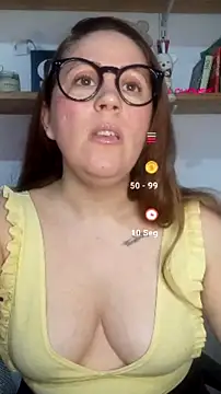 Snapshot of SofiEsteves chatting on July 27, 2026, 1:29 pm SofiEsteves online show from July 27, 2026, 1:29 pm