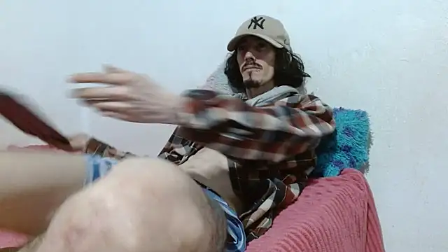 sk8-boy online show from July 14, 2026, 2:05 am