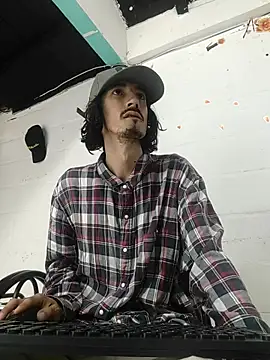sk8-boy online show from May 4, 2026, 3:59 pm