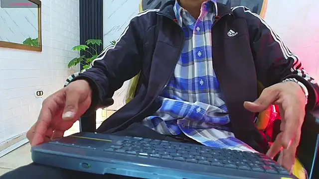 bratlley online show from February 10, 2026, 3:49 am