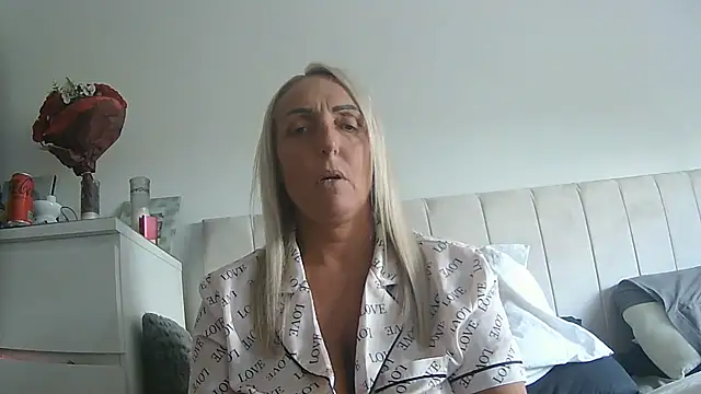 Snapshot of theblondecocklover chatting on June 17, 2026, 7:02 pm theblondecocklover online show from June 17, 2026, 7:02 pm