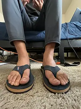 Kingbertfeet online show from March 18, 2026, 5:47 pm