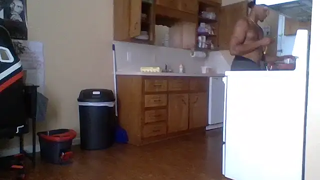 Snapshot of KingDes55 chatting on April 1, 2026, 4:26 pm KingDes55 online show from April 1, 2026, 4:26 pm