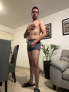 AdrianGarcia89 online show from May 15, 2026, 6:22 am