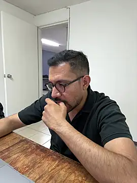AdrianGarcia89 online show from May 19, 2026, 1:10 am