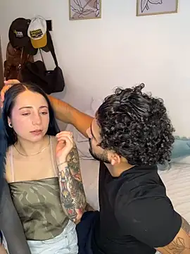 Snapshot of Thelovers666 chatting on December 17, 2025, 3:28 pm Thelovers666 online show from December 17, 2025, 3:28 pm