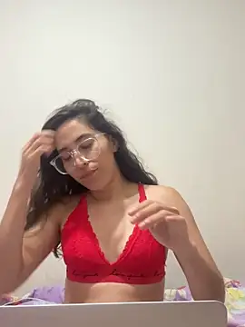 Snapshot of LatinDoll8 chatting on May 21, 2026, 10:29 pm LatinDoll8 online show from May 21, 2026, 10:29 pm