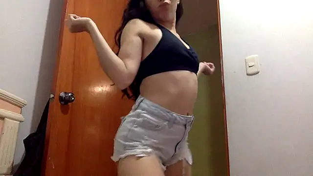 Snapshot of LatinDoll8 chatting on June 14, 2026, 10:11 pm LatinDoll8 online show from June 14, 2026, 10:11 pm