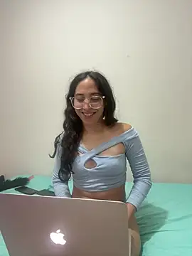Snapshot of LatinDoll8 chatting on May 15, 2026, 3:15 am LatinDoll8 online show from May 15, 2026, 3:15 am