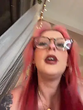 Snapshot of itscleomoon chatting on March 23, 2026, 7:30 am itscleomoon online show from March 23, 2026, 7:30 am