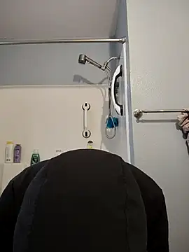 Snapshot of boolboy27 chatting on December 17, 2025, 7:41 pm boolboy27 online show from December 17, 2025, 7:41 pm