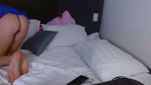 Snapshot of Helen_bb chatting on February 21, 2026, 7:32 am Helen bb online show from February 21, 2026, 7:32 am