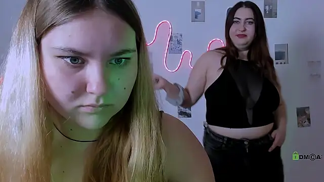 dina bloom  online show from February 1, 2026, 7:56 pm