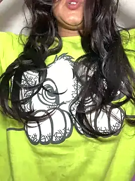 missmisha01 online show from May 5, 2026, 12:57 am